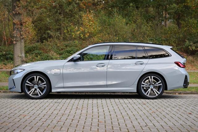 BMW 3-SERIE Touring 330e M-Sport | 19"| Adap Cruise | Hifi | Adap LED | Camera | Apple Carplay | etc.