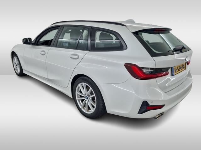 BMW 3-SERIE Touring 320i Business Edition (184PK) 1e-Eig. & Dealer-Onderh. BOVAG-Garantie. NL-Auto.