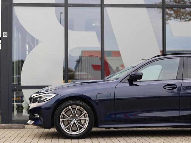 BMW 3-SERIE Touring 330e High Executive Sportline | ACC | Live Cockpit | Ambient | Individual |