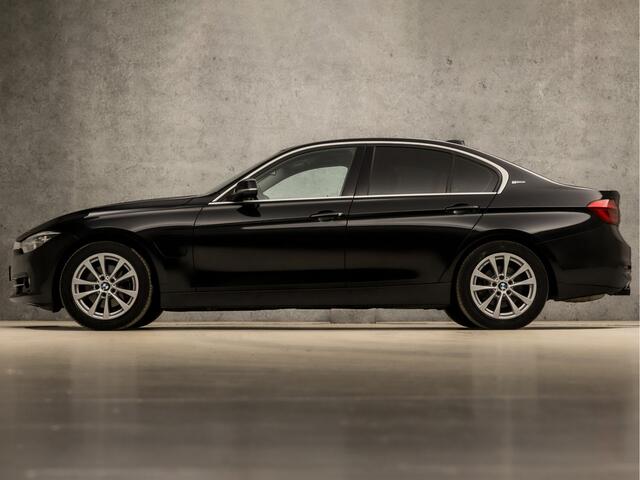 BMW 3-SERIE 330e Executive Sportline 252Pk Automaat (GROOT NAVI, CLIMATE, LEDEREN SPORTSTOELEN, PARKEERSENSOREN, LED KOPLAMPEN, CRUISE, NIEUWE APK, NIEUWSTAAT)