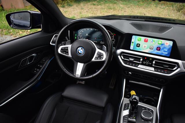 BMW 3-SERIE Touring 330e 290PK M-SPORT HIGH EXECUTIVE 360-CAMERA/HEAD-UP/PANORAMADAK