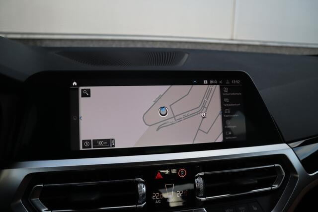 BMW 3-SERIE 330e High Executive Adaptieve cruise / 360 / Head-up / Harman Kardon / Dode hoek / Leder /