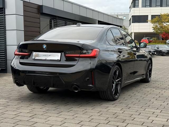 BMW 3-SERIE 320d xDrive M-SPORT ** LASER, NAVI+, HALF-LEDER, HuD, ACC, 19-inch LMV, H&K SOUND ** 1e EIG - UNFALLFREI - BMW GAR ** ** INFORMEER OOK NAAR ONZE AANTREKKELIJKE FINANCIAL-LEASE TARIEVEN **