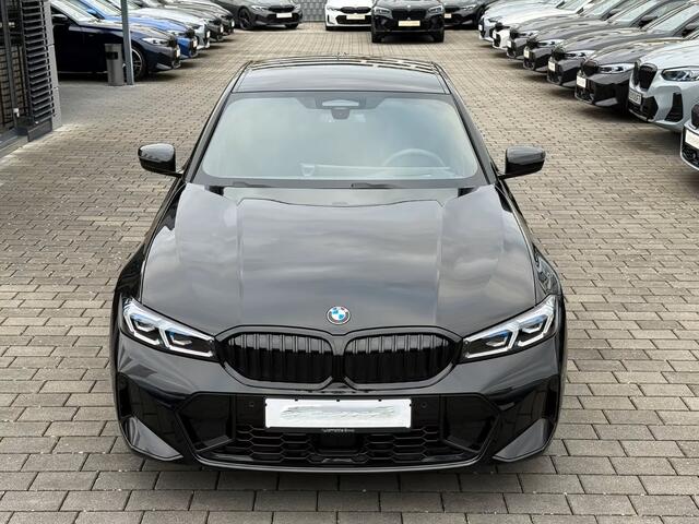BMW 3-SERIE 320d xDrive M-SPORT ** LASER, NAVI+, HALF-LEDER, HuD, ACC, 19-inch LMV, H&K SOUND ** 1e EIG - UNFALLFREI - BMW GAR ** ** INFORMEER OOK NAAR ONZE AANTREKKELIJKE FINANCIAL-LEASE TARIEVEN **