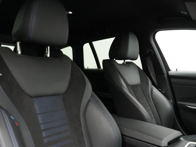BMW 3-SERIE Touring 330e M Sport Plug In Hybrid 293pk Dealer O.H. PHEV | Trekhaak Af Fabriek | Sfeerverlichting | Alcantara Sporstoelen Verwarmd | Apple Carplay | Navigatie | Virtual | Cruise Control | DAB |
