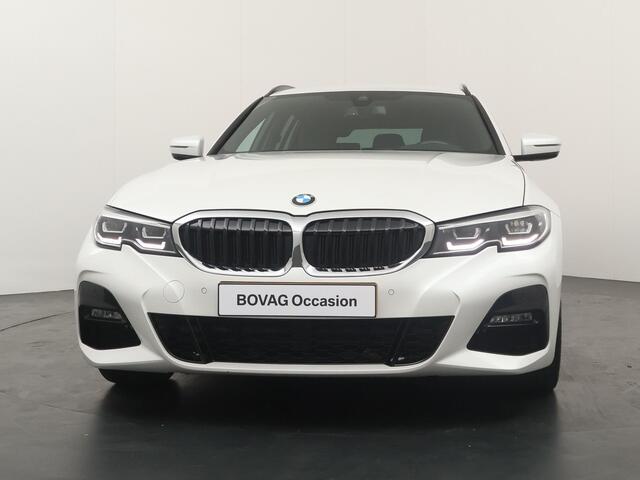 BMW 3-SERIE Touring 320i High Executive Edition | Stoelverwarming | Achteruitrijcamera | Trekhaak |