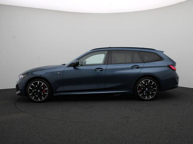 BMW 3-SERIE Touring 330e M Sportpakket Pro | Comfort Pack | Stuurwielrand Verwarmd | Trekhaak | Panoramadak | Active Cruise Control | Harman Kardon | 19''