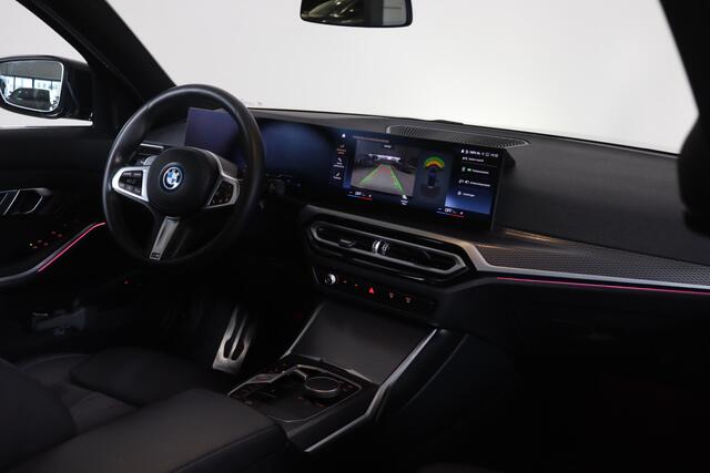 BMW 3-SERIE Touring 320e M-Sport NL-Auto!! Elek.Trekh. I Pano I Sfeer