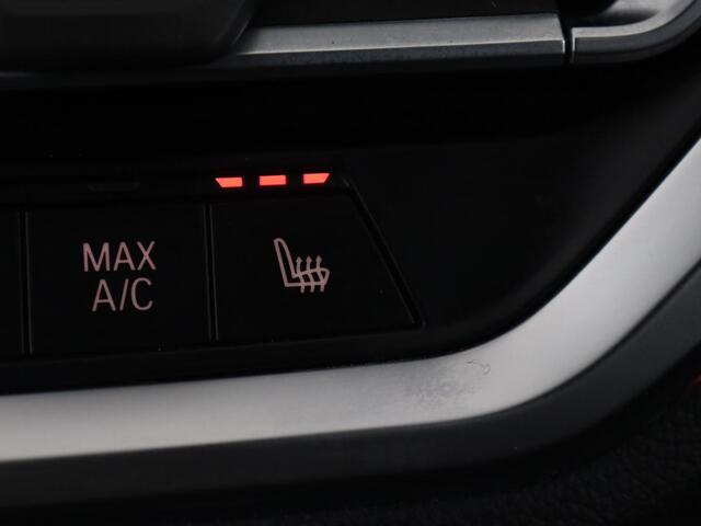 BMW 3-SERIE 318i High Executive | Sport Line | Leder | Stoelverwarming | Camera | Sportstoelen | Carplay | Sfeerverlichting | Live Cockpit | Navigatie | Full LED | Climate control | Park Assist | Cruise control