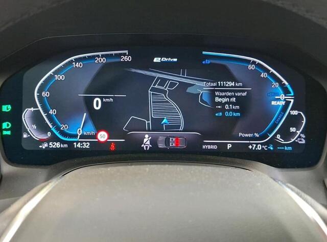 BMW 3-SERIE Touring 330e Business Edition Plus 1e-Eig. & Keurig-Onderh. BOVAG-Garantie, NL-Auto