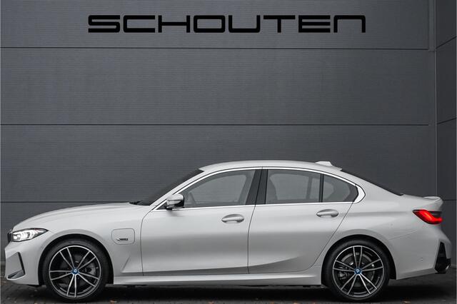 BMW 3-SERIE 330e High Executive M-Sport Trekhaak Stoelverwarming HiFi 19"