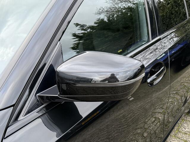 BMW 3-SERIE Touring 318i | M-Sport | 19" | HiFi | Camera | Elek. Trekhaak | Shadow Line + | Getint Glas