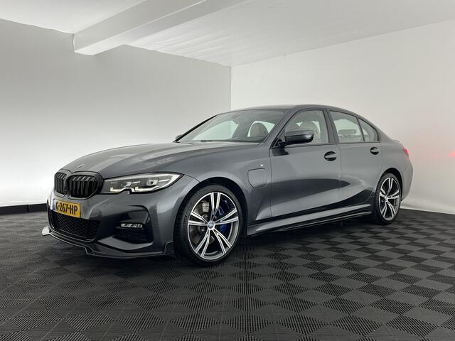 BMW 3-SERIE 330e M-Sportpack High Executive Performance Pack (INCL-BTW) *HEAD-UP | FULL-LEATHER | FULL-LED | HIFI-SOUND | CAMERA | HEATED-SPORTSEATS | CARPLAY | DIGI-COCKPIT | NAVI-FULLMAP | AMBIENT-LIGHT | ECC | PDC | CRUISE | 19''ALU*