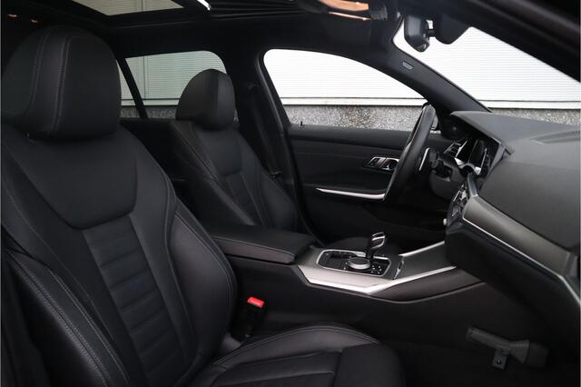 BMW 3-SERIE Touring 330e xDrive M-Sport Panorama / 19inch / Harman Kardon /
