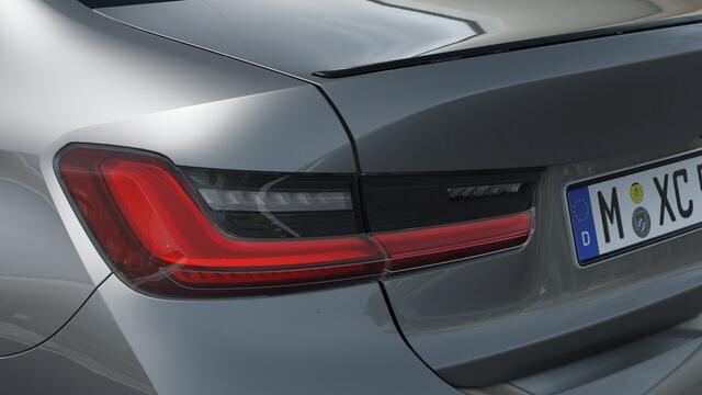 BMW 3-SERIE 330e High Executive M Sport Automaat / Sportstoelen / Adaptieve LED / Comfort Access / Parking Assistant Plus / Live Cockpit Professional / Stoelverwarming