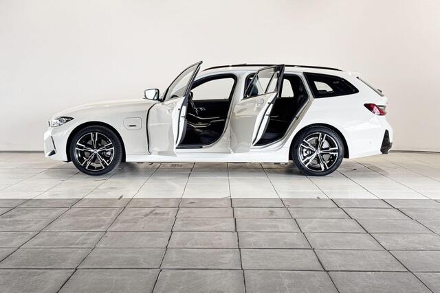BMW 3-SERIE Touring 330e xDrive Innovation Pack M Sportpakket Aut.