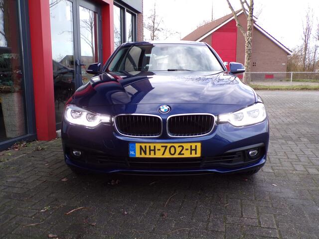 BMW 3-SERIE 320i Centennial Executive Sportstoelen Stoelverwarming Trekhaak NAP