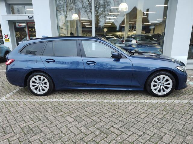 BMW 3-SERIE Touring 318i HIGH EXECUTIVE AUTOMAAT Open dak | Leder | Navi | Carplay
