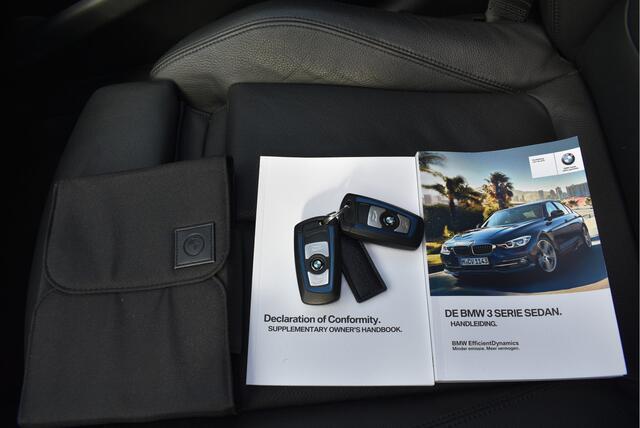 BMW 3-SERIE 318i 318 I Edition M Sport Shadow Executive NL-AUTO | OPEN DAK | DIGITALE TELLERS | LEDEREN BEKL | Z+W BANDEN | STOELVERWARMING | NAVI