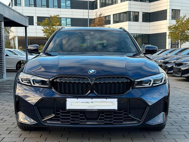 BMW 3-SERIE Touring 320d xDrive M-SPORT ** LED, NAVI+, HALF-LEDER, VERW. STUUR, HuD, TREKH, 19-inch LMV, TANSANIT BLAU ** 1e EIG - UNFALLFREI ** ** INFORMEER OOK NAAR ONZE AANTREKKELIJKE FINANCIAL-LEASE TARIEVEN **