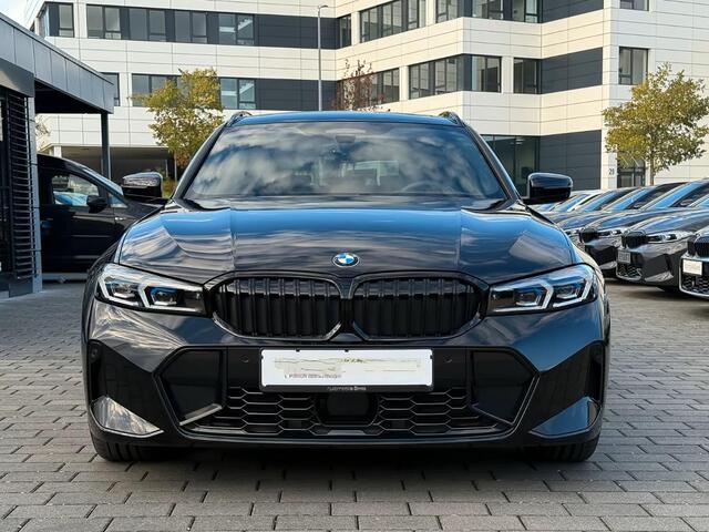 BMW 3-SERIE Touring 320d xDrive M-SPORT ** LED, NAVI+, LEDER, PANORAMA, H&K, HuD, TREKH, 19-inch LMV ** 1e EIG - UNFALLFREI ** ** INFORMEER OOK NAAR ONZE AANTREKKELIJKE FINANCIAL-LEASE TARIEVEN **
