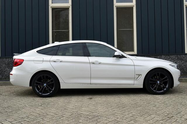 BMW 3-SERIE GT Gran Turismo 320i Corporate Lease High Executive Rijklaarprijs-Garantie Panoramadak Leder Head-Up Navigatie Camera