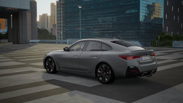 BMW 4-SERIE Gran Coupé M440i xDrive High Executive Automaat / Schuif-kanteldak / Trekhaak / Adaptieve LED / M Adaptief onderstel / Parking Assistant Plus / Comfort Access