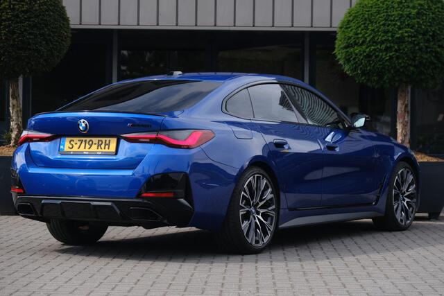 BMW 4-SERIE Gran Coupé M440i xDrive High Executive Portimao Blauw Carbon Harman Kardon