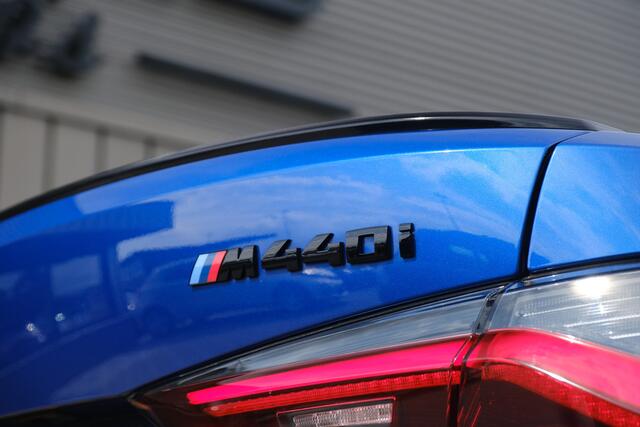 BMW 4-SERIE Gran Coupé M440i xDrive High Executive Portimao Blauw Carbon Harman Kardon