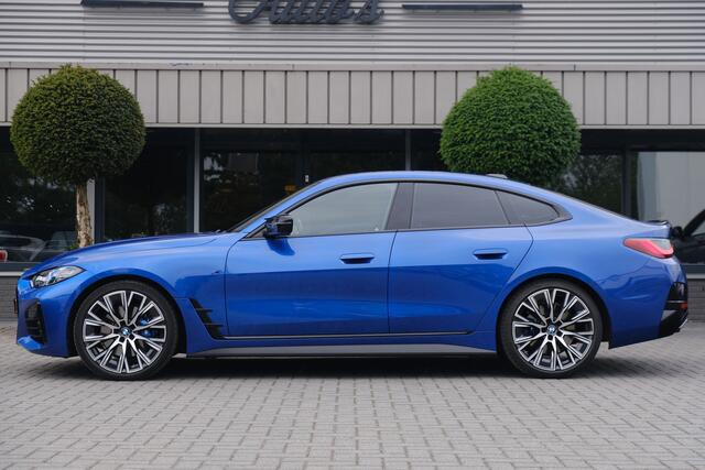 BMW 4-SERIE Gran Coupé M440i xDrive High Executive Portimao Blauw Carbon Harman Kardon