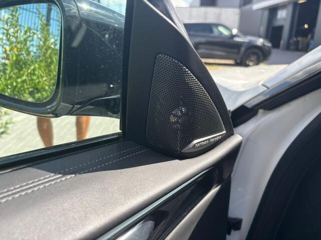 BMW 4-SERIE Coupé 430i 259 pk High Executive M-Sportpakket / NL-Auto/ Keyless/ Head-Up/ Laser/ Schuifdak/ Harman&Kardon/ Apple-Carplay/ Park.Sens/ 19'' LMV