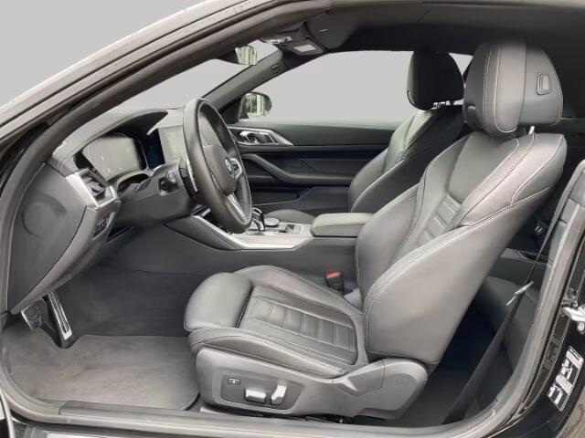 BMW 4-SERIE Cabrio 420i M-Sport Trekhaak Navi Camera LED Keyless Stuur en Stoel verwarming