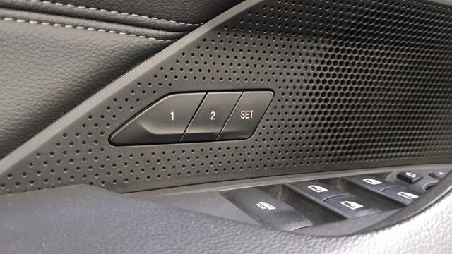 BMW 4-SERIE Cabrio 430i M-Sport | Camera | Wide Screen | Hifi | Leder | Air Collar