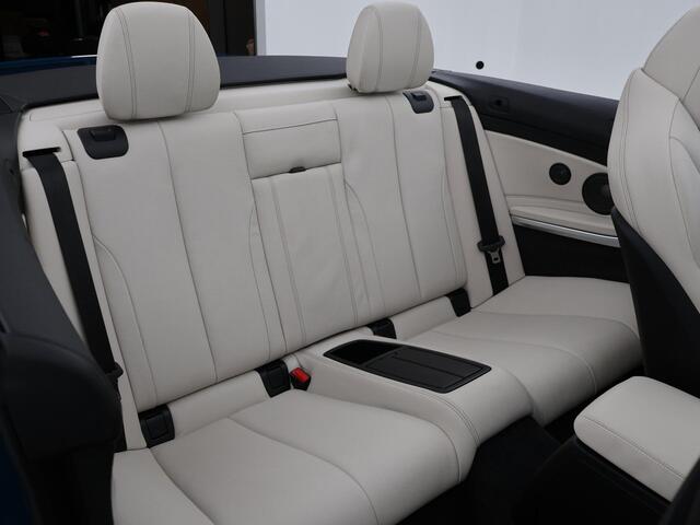 BMW 4-SERIE Cabrio 420i M-SPORT + NEKVERWARMING | HEAD-UP | DAB | HARMAN/KARDON | MEMORY | CAMERA | SPORTSTOELEN