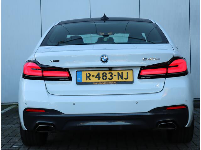 BMW 5-SERIE 545e xDrive | H&K | Head-up | Parkeercamera | M-sport | Leder