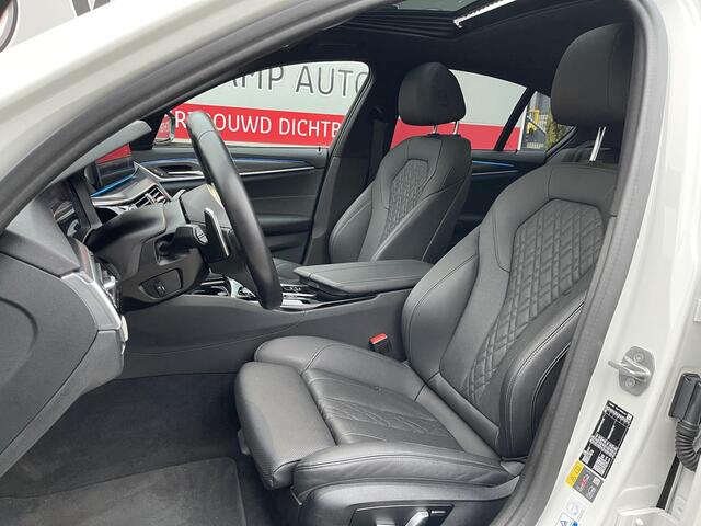 BMW 5-SERIE 530e Business Edition Plus M Sport 18"/Panoramadak/Camera/Stoelverwarming + memory/PDC v+a/LED/Trekhaak
