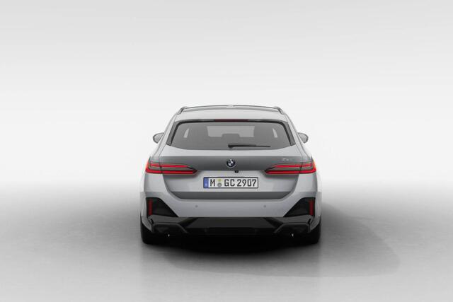 BMW 5-SERIE Touring 520i | M Sport Pro | Innovation Pack | Travel Pack | Glazen Panoramadak
