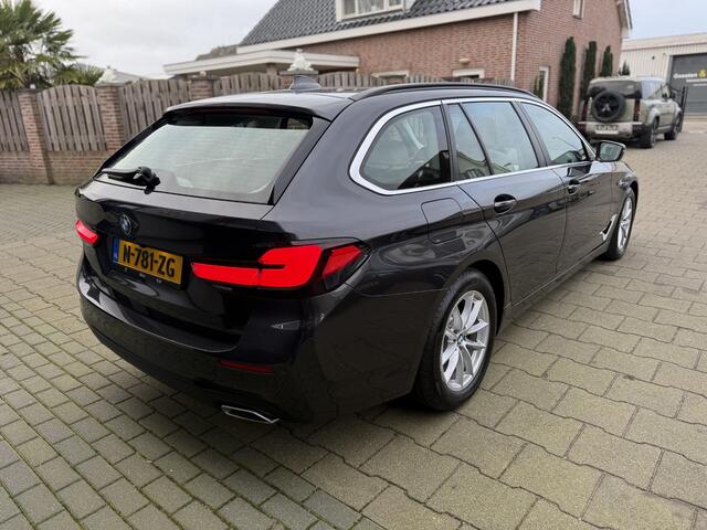 BMW 5-SERIE Touring 520i Comfortzetels/Laser/Org. NL