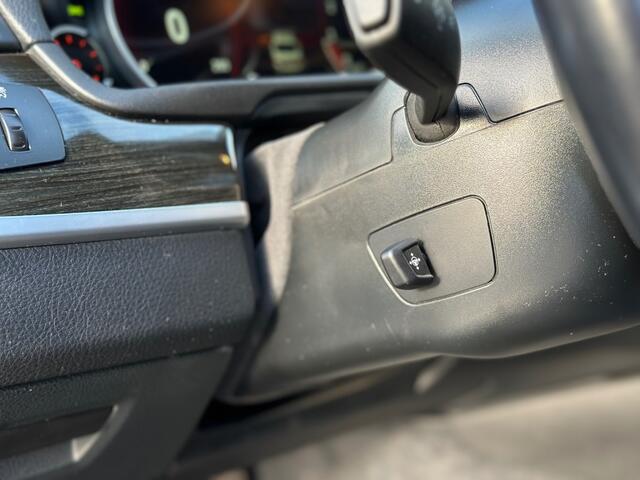 BMW 5-SERIE 520i sedan High Executive Luxury Line Navigatie professional C