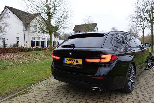 BMW 5-SERIE Touring 520i High Executive Edition | Cruise control | Luchtvering | Stoelverwarming | LED |