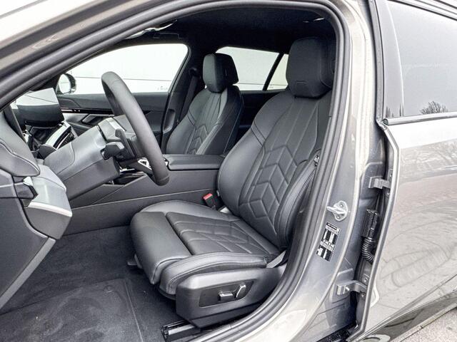 BMW 5-SERIE Touring 520i | M Sport | Stoelverwarming | Achteruitrijcamera |