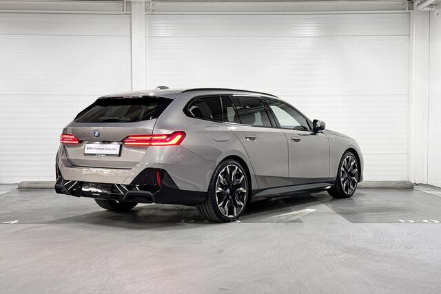 BMW 5-SERIE Touring 530e | M-Sport Pro | Travel Pack | Innovation Pack | Comfort Pack | Driving Assistant Professional | Bowers&Wilkins | Panoramadak | Comfort Access | Trekhaak