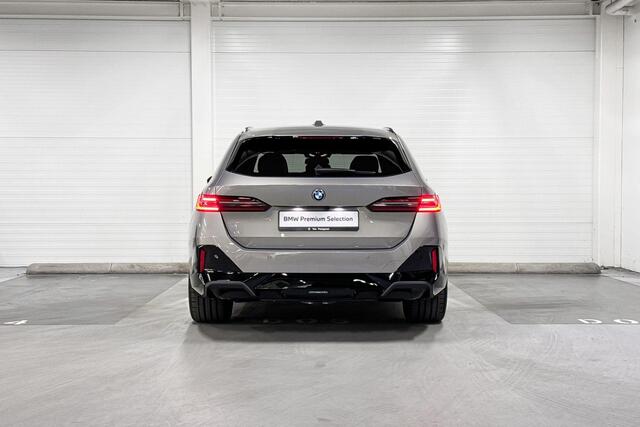 BMW 5-SERIE Touring 530e | M-Sport Pro | Travel Pack | Innovation Pack | Comfort Pack | Driving Assistant Professional | Bowers&Wilkins | Panoramadak | Comfort Access | Trekhaak