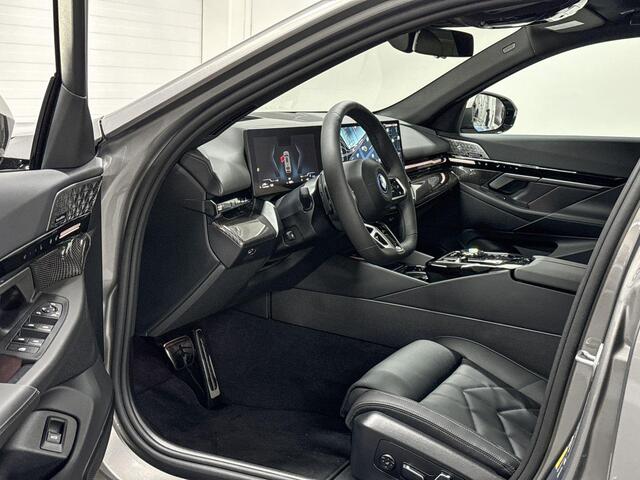 BMW 5-SERIE Touring 530e | M-Sport Pro | Travel Pack | Innovation Pack | Comfort Pack | Driving Assistant Professional | Bowers&Wilkins | Panoramadak | Comfort Access | Trekhaak