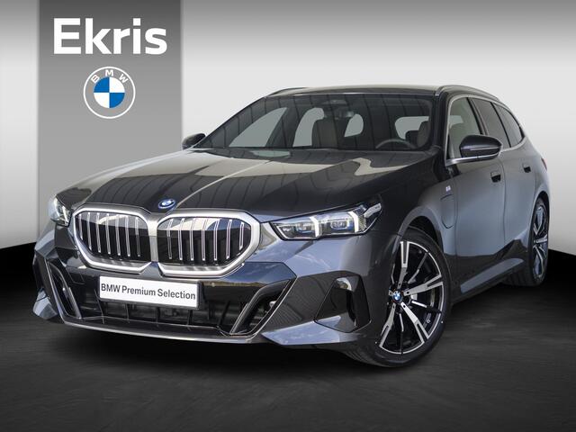 BMW 5-SERIE Touring 530e | M Sportpakket | Travel Pack | Verwarmd Stuurwiel | Harman-Kardon | Elektrisch Verwarmde Voorstoelen | 20''