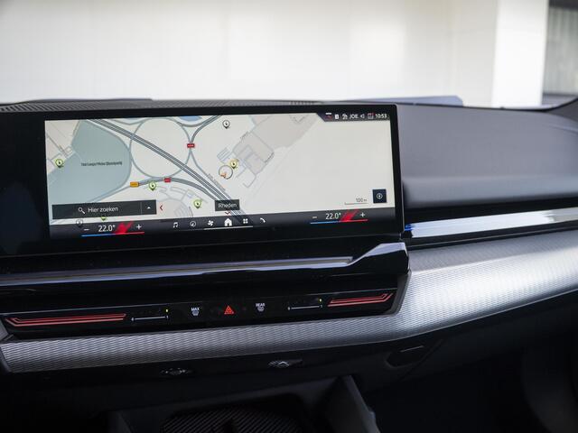 BMW 5-SERIE Touring 530e | M Sportpakket | Travel Pack | Verwarmd Stuurwiel | Harman-Kardon | Elektrisch Verwarmde Voorstoelen | 20''