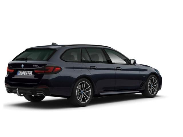BMW 5-SERIE Touring 530e x-Drive High Executive M-Sport Head up display - Panoramadak - Trekhaak Apple Carpay Laserlight - Dealer onderhouden
