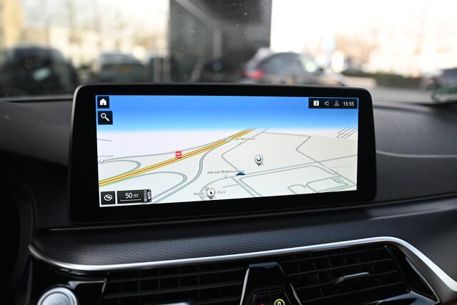 BMW 5-SERIE Touring 530e xDrive High Executive M Sport Automaat / Panoramadak / Trekhaak / Laserlight / Comfort Access / Parking Assistant Plus / Live Cockpit Professional / Adaptief onderstel