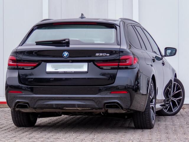 BMW 5-SERIE Touring 530e M-SPORT ** LASER, LEDER, PANORAMA, TREKH, HuD, HiFi, ALARM ** ¤ 37.500,= onder NP - Ex BMW-AG ** ** INFORMEER OOK NAAR ONZE AANTREKKELIJKE FINANCIAL-LEASE TARIEVEN **