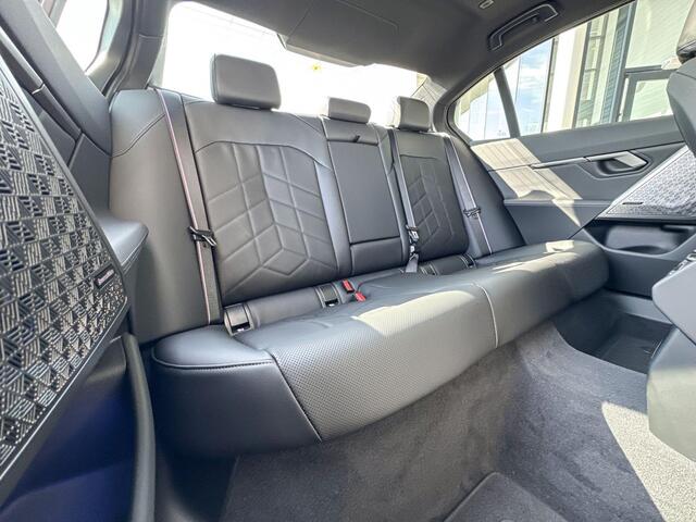 BMW 5-SERIE Sedan 550e xDrive